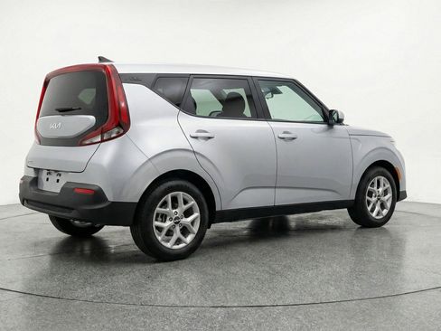 Used 2025 Kia Soul LX w/ LX Technology Package image 7