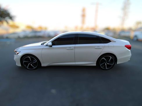 Used 2018 Honda Accord Sport image 5