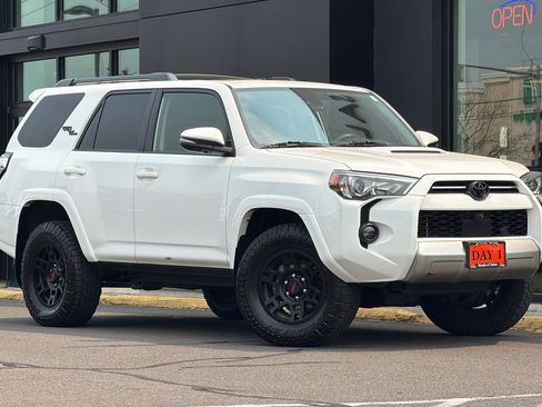 Used 2023 Toyota 4Runner TRD Off-Road Premium w/ Off Road Premium Plus Package AWD/4WD image 2