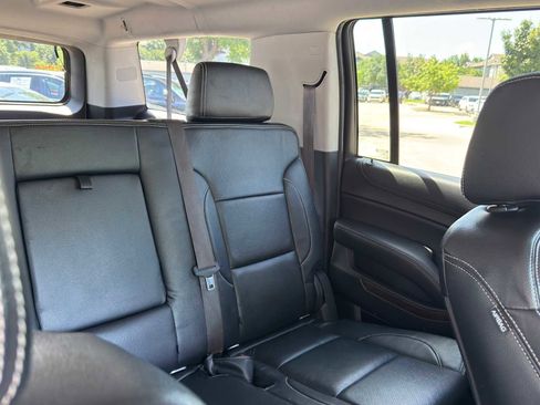 Used 2016 Chevrolet Suburban LS w/ Enhanced Driver Alert Package RWD image 33