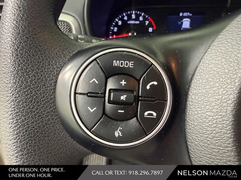 Used 2020 Kia Soul LX FWD image 25