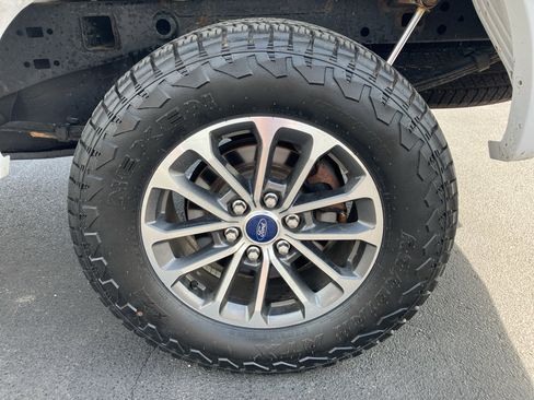 Used 2019 Ford F150 XLT w/ Equipment Group 302A Luxury AWD/4WD image 14