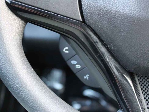 Used 2016 Honda HR-V LX image 17