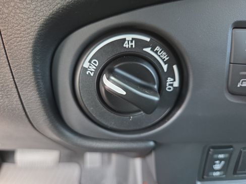 Used 2023 Nissan Frontier PRO-4X AWD/4WD image 26