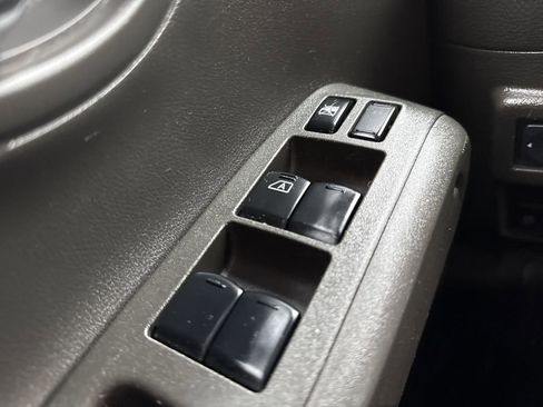 Used 2010 Nissan Cube 1.8 S w/ Interior Illumination Pkg image 25