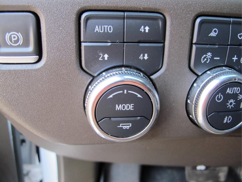 Used 2025 GMC Sierra 1500 SLT w/ SLT Premium Plus Package AWD/4WD image 13