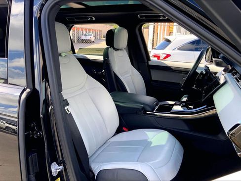 Used 2024 Land Rover Range Rover Sport Dynamic SE image 8