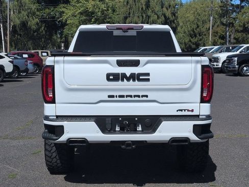 Used 2020 GMC Sierra 1500 AT4 w/ AT4 Premium Package AWD/4WD image 4