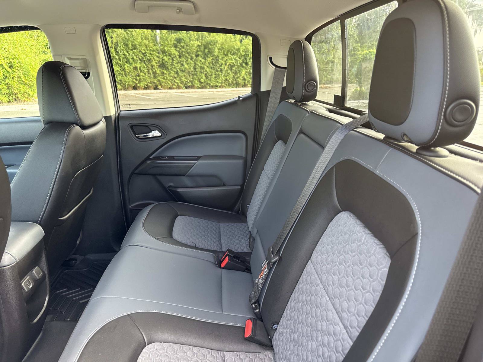 Used 2019 Chevrolet Colorado Z71 AWD/4WD image 11
