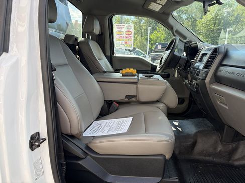 Used 2020 Ford F550 4x4 Regular Cab Super Duty image 32