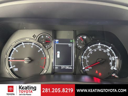Certified 2024 Toyota 4Runner SR5 Premium w/ Moonroof Package AWD/4WD image 27