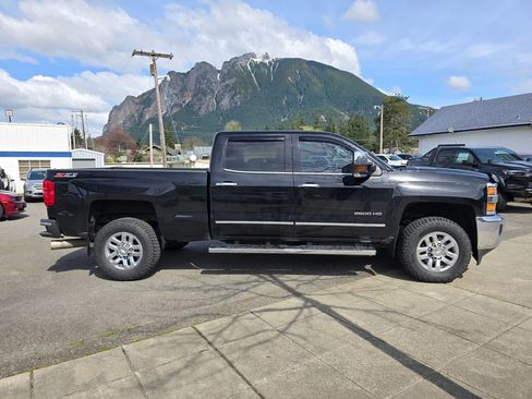 Used 2016 Chevrolet Silverado 2500 LTZ w/ Duramax Plus Package image 4