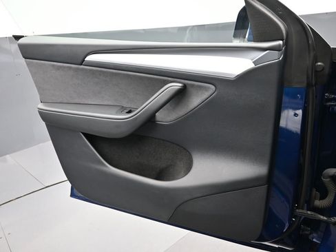 Used 2024 Tesla Model Y Long Range image 13