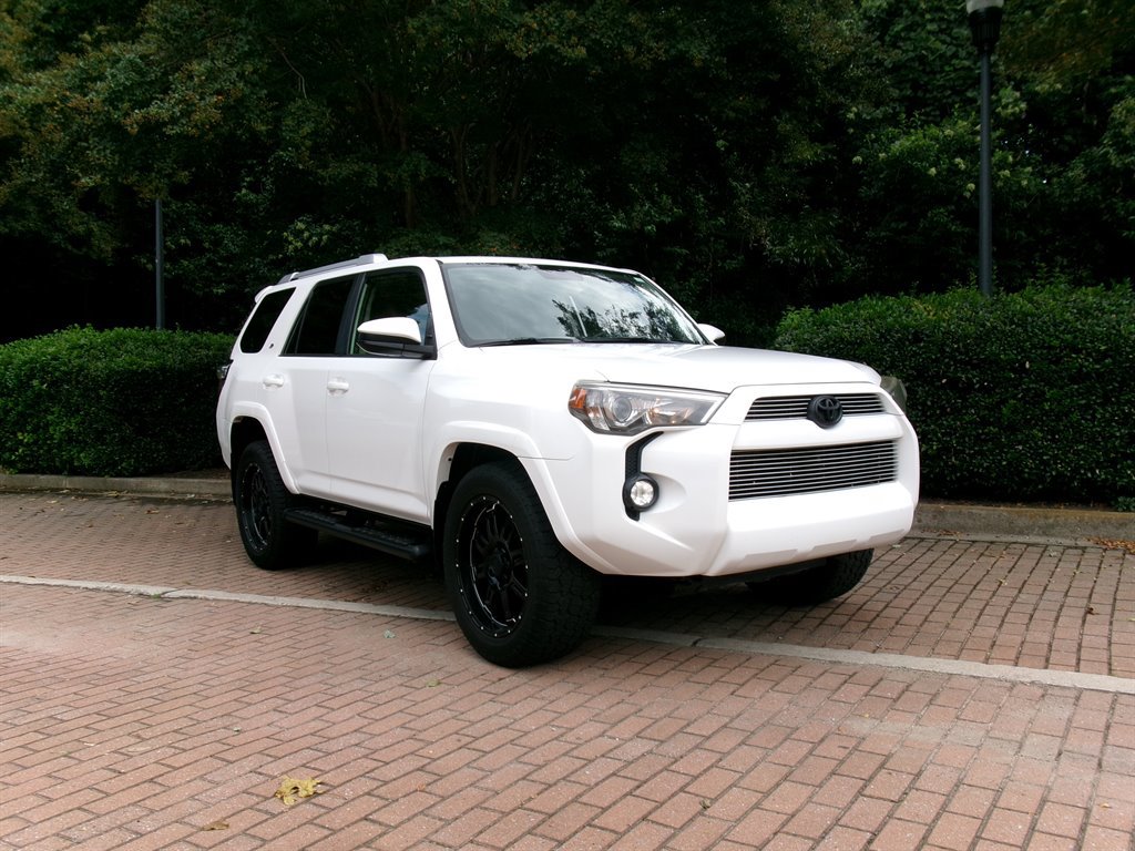 Used 2016 Toyota 4Runner SR5 RWD image 3