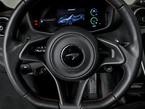 Used 2020 McLaren 570S Spider image 28