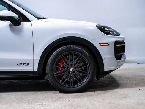 New 2026 Porsche Cayenne GTS image 12