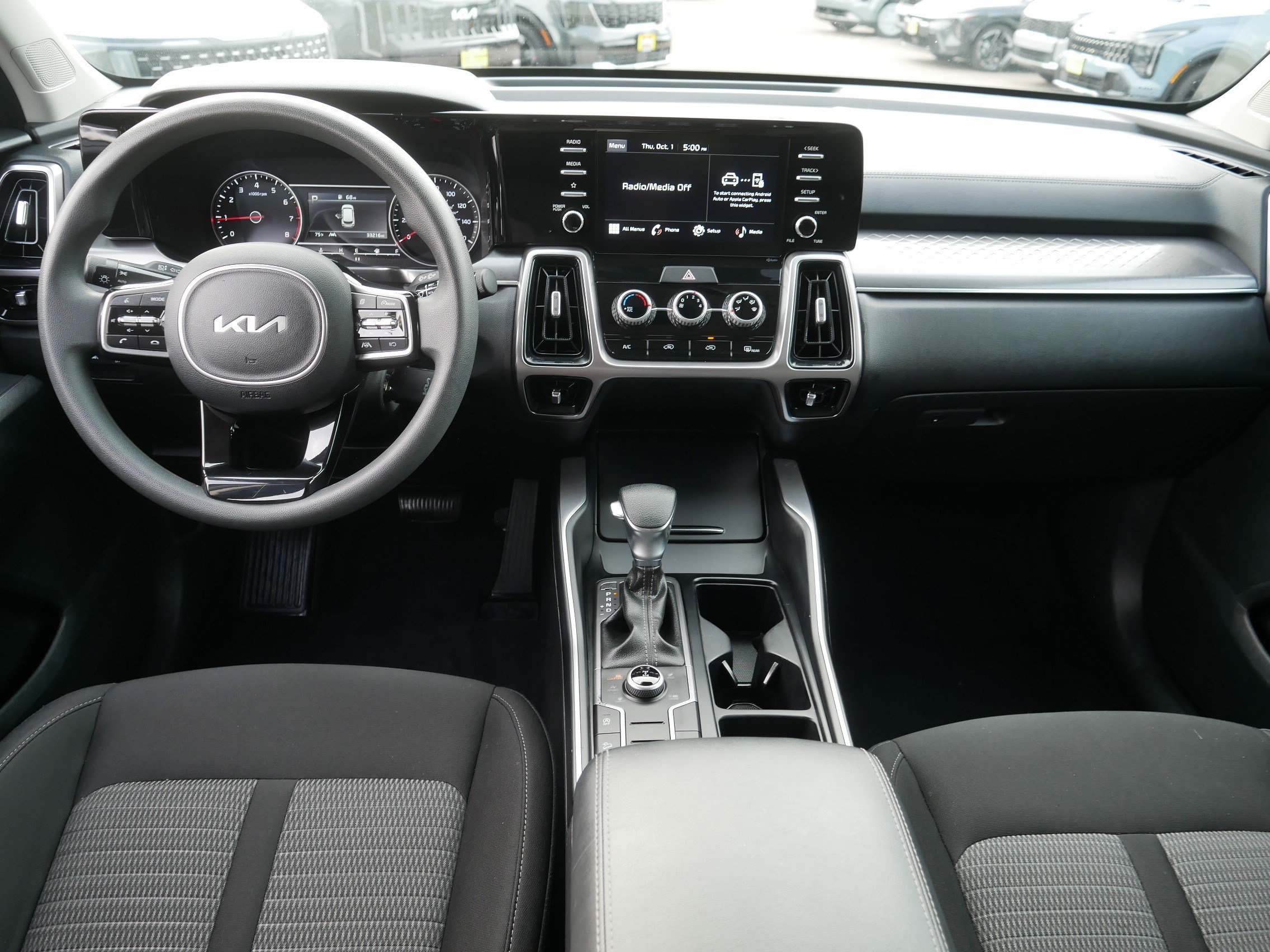 Certified 2023 Kia Sorento LX AWD/4WD image 10