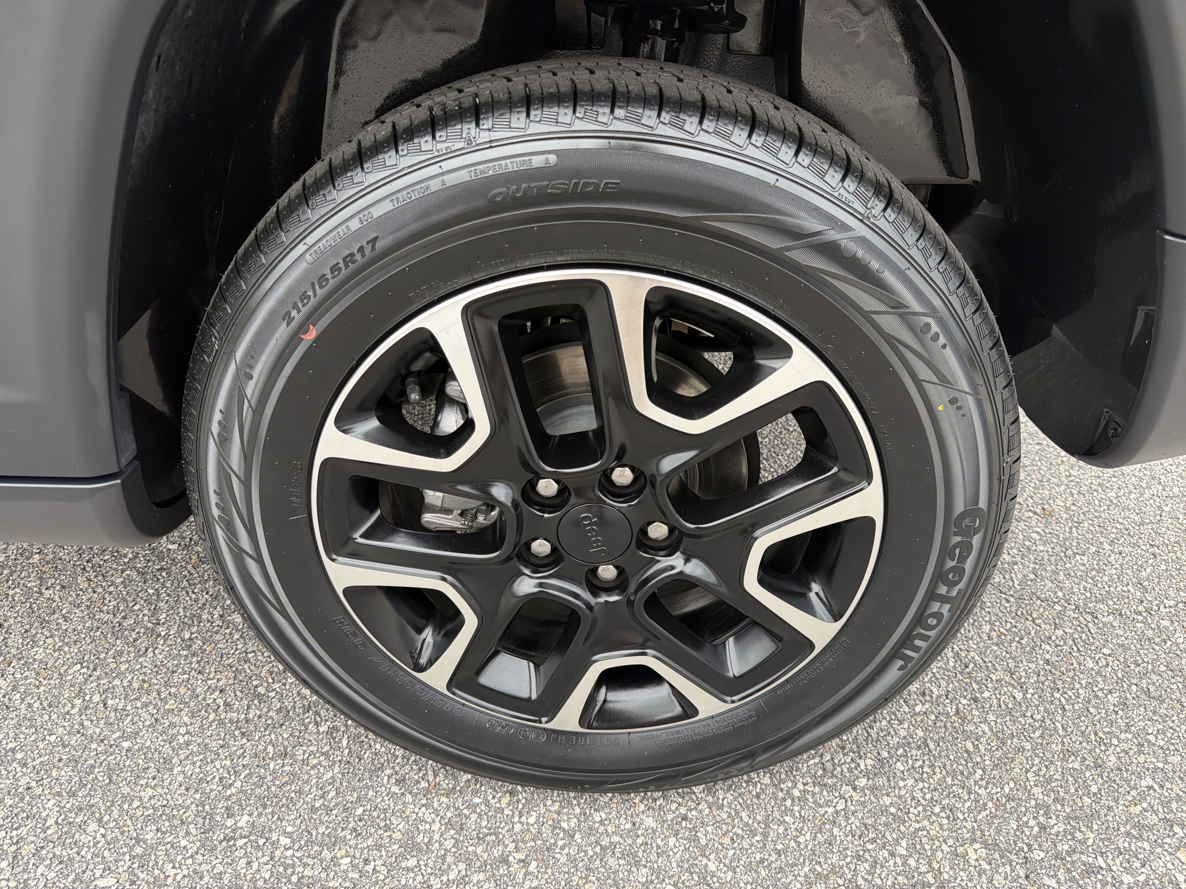 Used 2020 Jeep Compass Trailhawk AWD/4WD image 29
