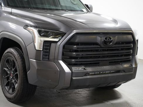 Used 2023 Toyota Tundra SR5 w/ SR5 Convenience Package AWD/4WD image 4