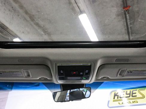 Used 2025 Lexus ES 350 w/ Accessory Package (Z2) FWD image 12
