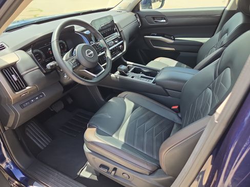 Used 2024 Nissan Pathfinder Platinum w/ Cargo Package FWD image 14