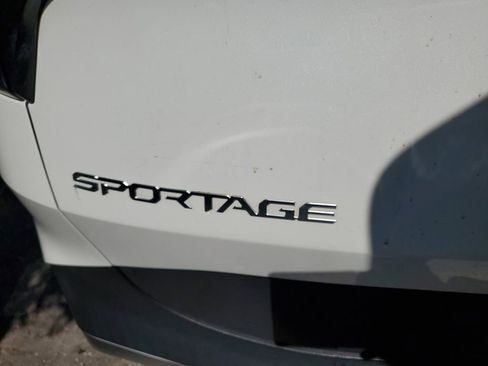 Used 2023 Kia Sportage EX AWD/4WD image 8