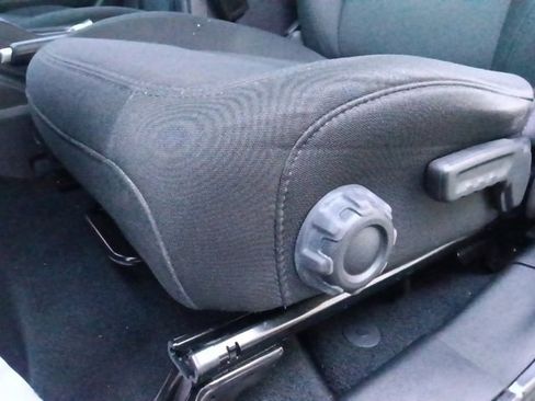 Used 2022 Jeep Wrangler Unlimited Sport S image 15