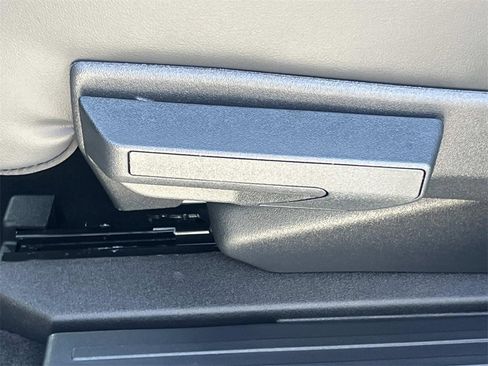 New 2025 Lincoln Navigator Reserve w/ Jet Appearance Package image 14