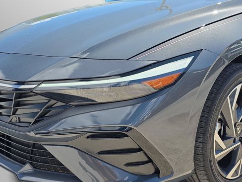New 2026 Hyundai Elantra Limited FWD image 6