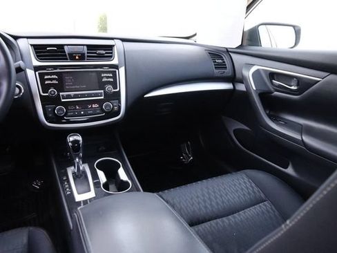 Used 2018 Nissan Altima 2.5 SV FWD image 24