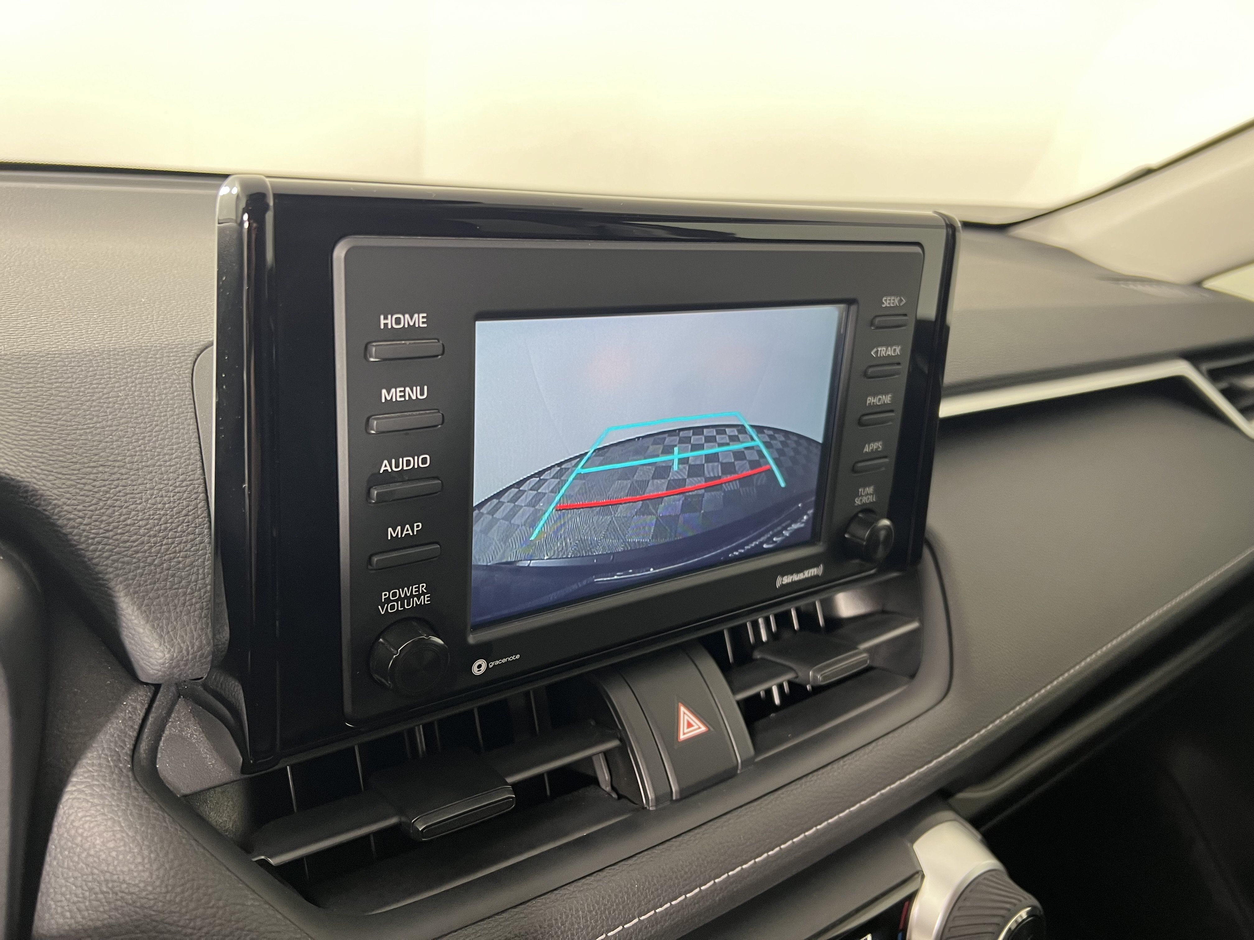 Used 2021 Toyota RAV4 LE AWD/4WD image 29