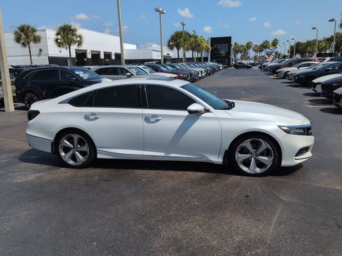 Used 2019 Honda Accord Touring image 3
