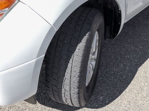 Used 2016 Nissan Frontier SV image 41