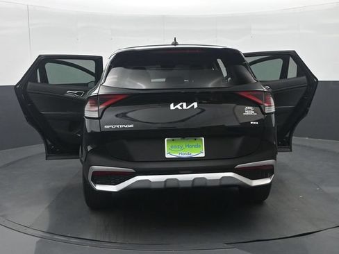 Used 2025 Kia Sportage LX AWD/4WD image 39