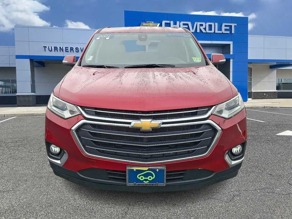 Certified 2021 Chevrolet Traverse LT FWD image 2