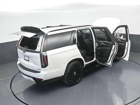 Used 2023 Cadillac Escalade V AWD/4WD image 98