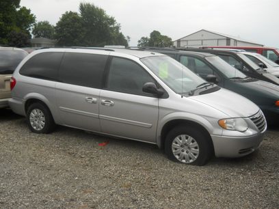 Used 2006 Chrysler Town & Country LX w/ Popular Equipment Group II