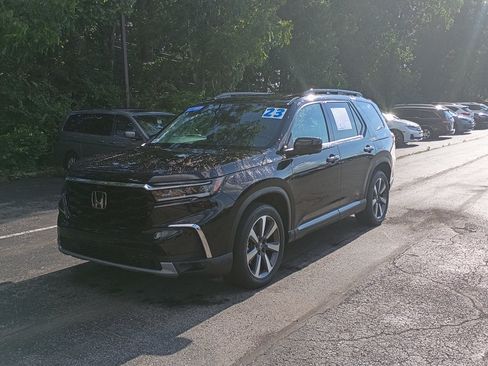 Used 2023 Honda Pilot Elite image 6