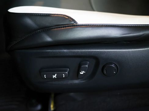 Used 2018 Toyota 4Runner SR5 Premium image 13