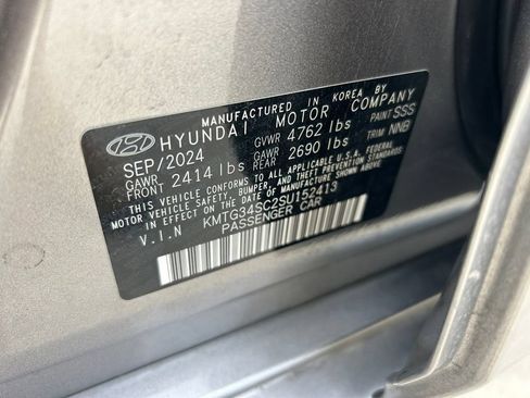 Used 2025 Genesis G70 2.5T RWD image 10