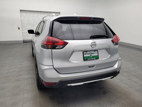 Used 2018 Nissan Rogue SV w/ Premium Package image 6