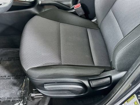 Used 2025 Kia Soul LX w/ LX Technology Package FWD image 18