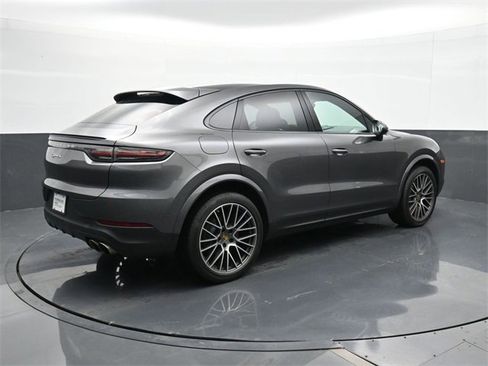 Used 2022 Porsche Cayenne S image 30