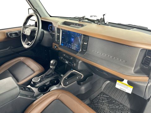Used 2024 Ford Bronco Outer Banks image 28