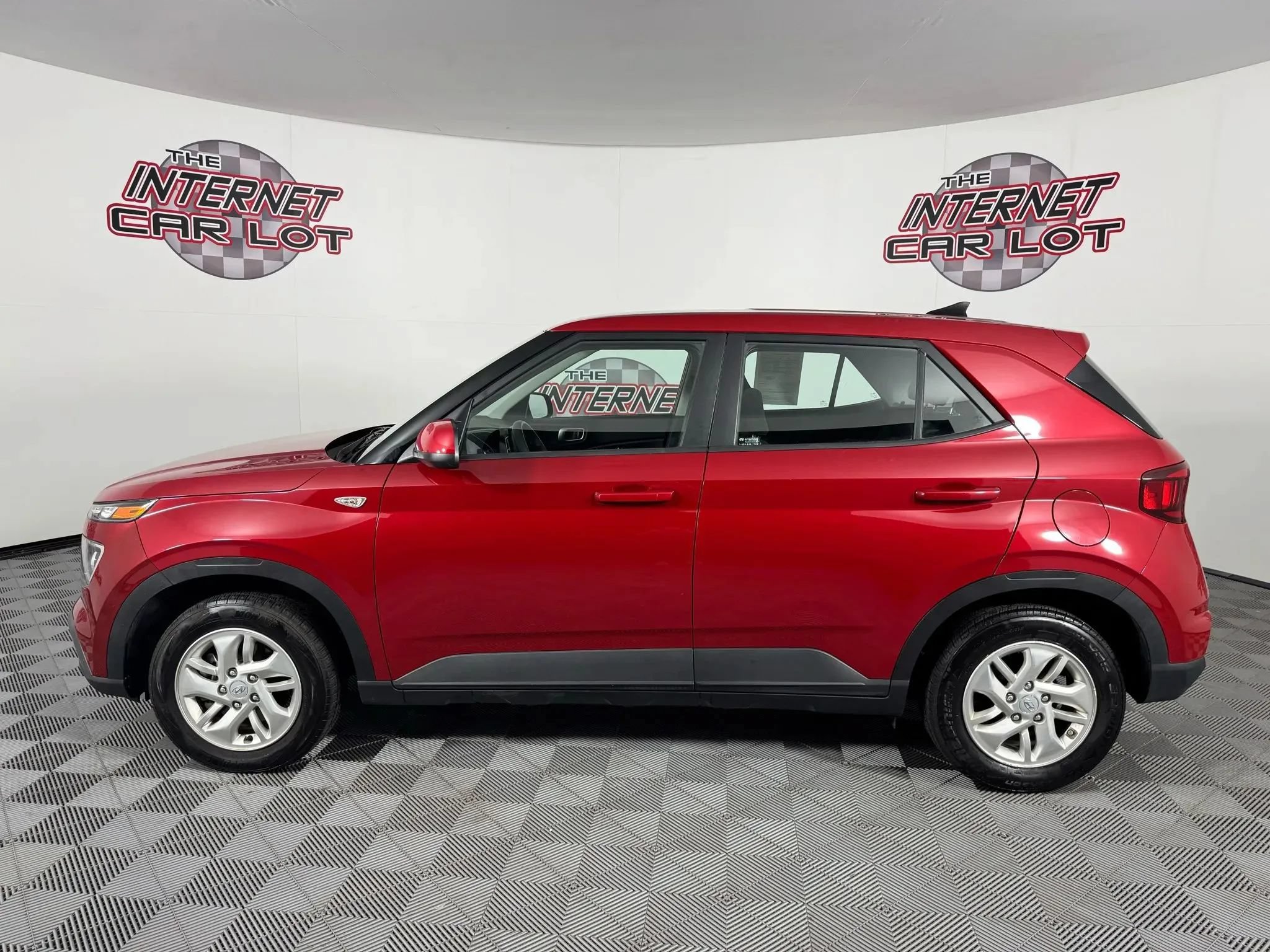 Used 2022 Hyundai Venue SE w/ Cargo Package FWD image 7