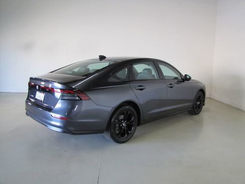Used 2025 Honda Accord SE image 25