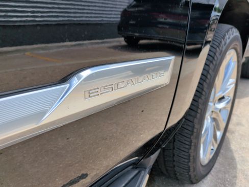 Used 2019 Cadillac Escalade Luxury RWD image 37