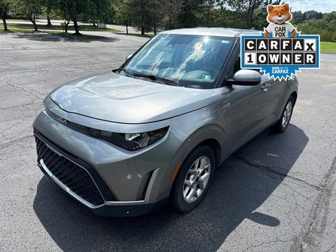 Used 2023 Kia Soul LX w/ LX Technology Package FWD image 1