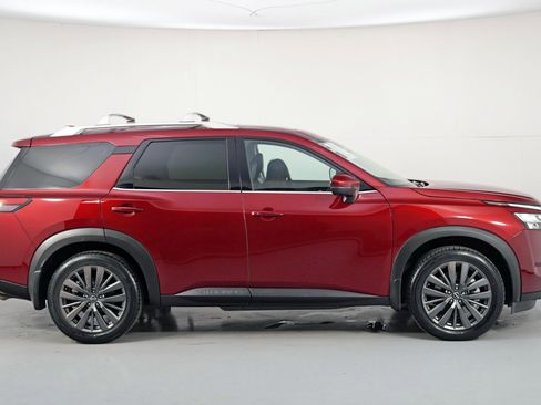 Used 2022 Nissan Pathfinder SL w/ SL Premium Package image 48