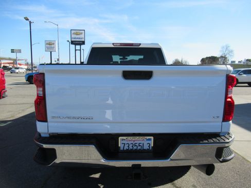 Used 2022 Chevrolet Silverado 2500 LT w/ Convenience Package image 7